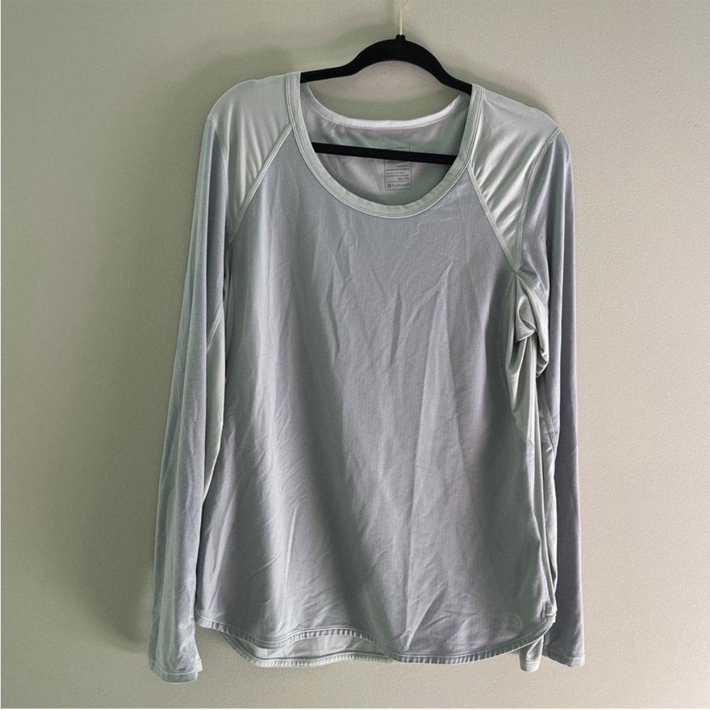The North Face Gray Long Sleeve T-Shirt Thermal Size XL Flash Dry Layering